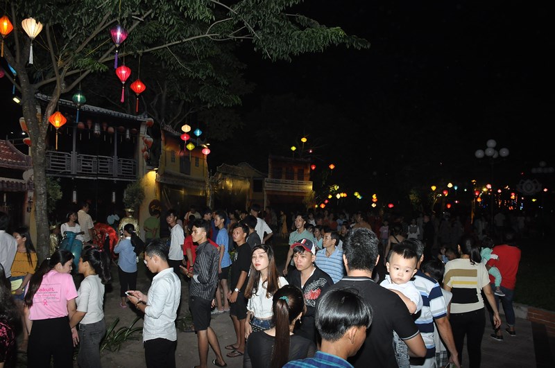 Khách du lịch 