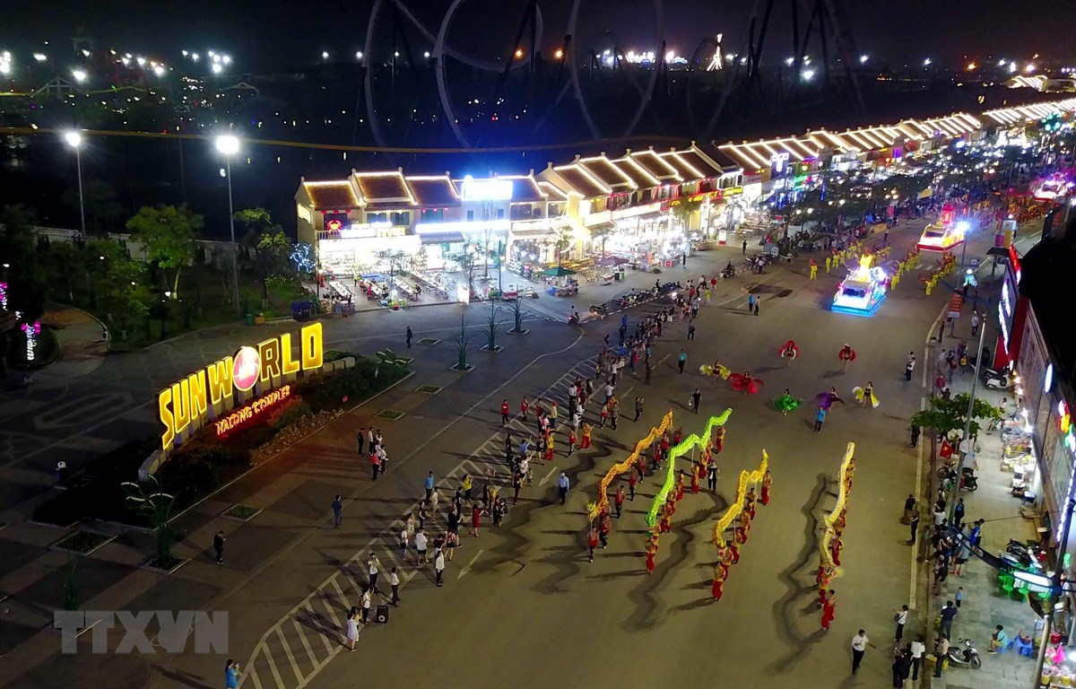 Carnaval Hạ Long lần đầu tiên được sân khấu hóa trong nhà